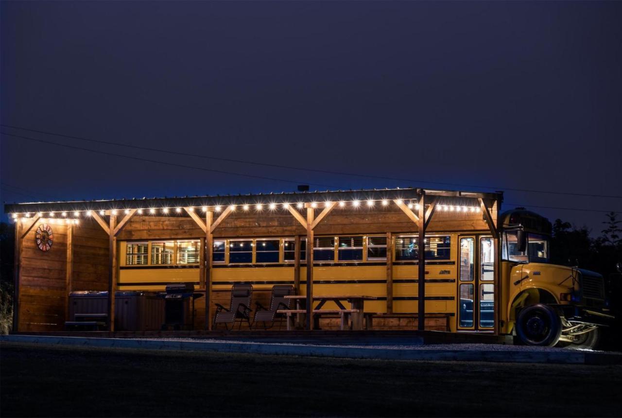 American School Bus - 1 Bedroom - Blossom Farm - Tiers Cross Johnston Bagian luar foto