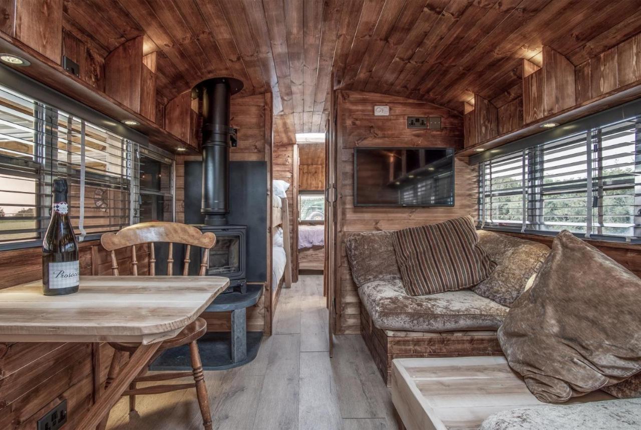American School Bus - 1 Bedroom - Blossom Farm - Tiers Cross Johnston Bagian luar foto