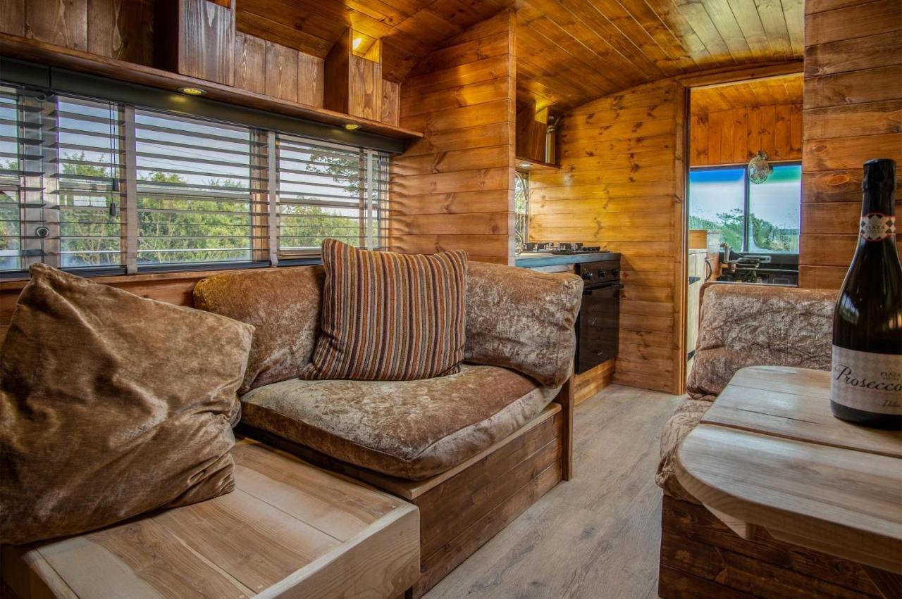 American School Bus - 1 Bedroom - Blossom Farm - Tiers Cross Johnston Bagian luar foto