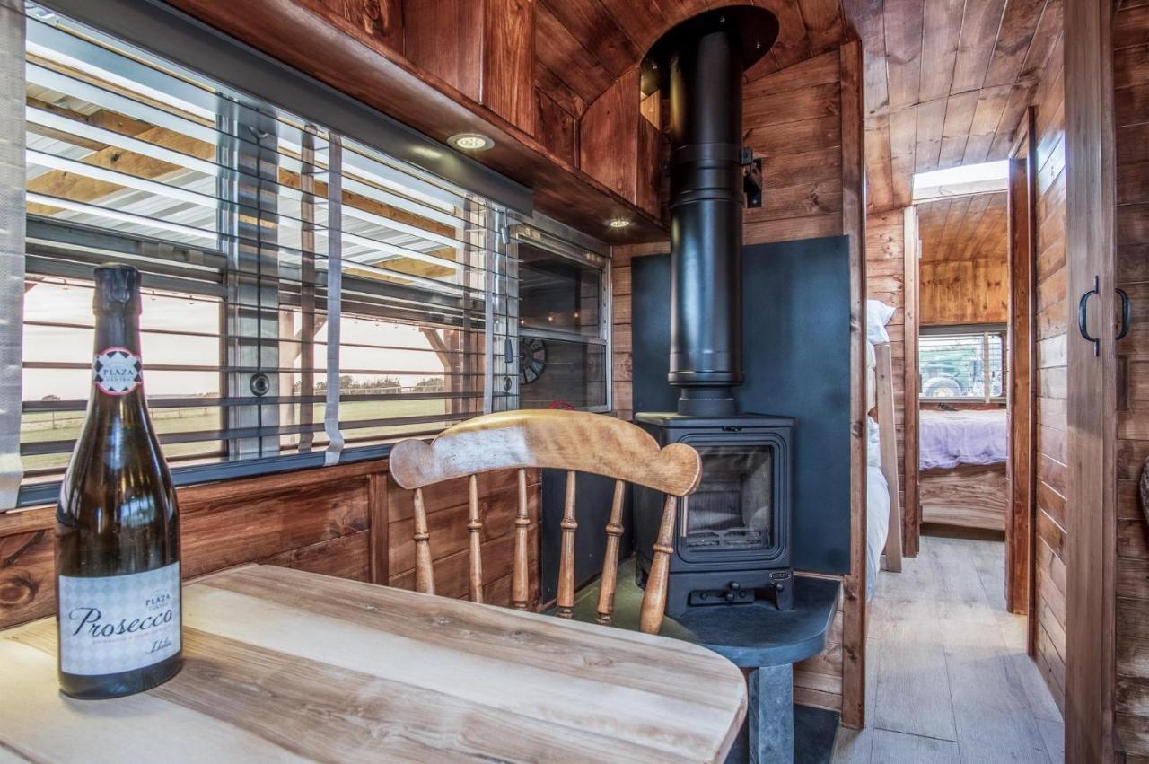 American School Bus - 1 Bedroom - Blossom Farm - Tiers Cross Johnston Bagian luar foto